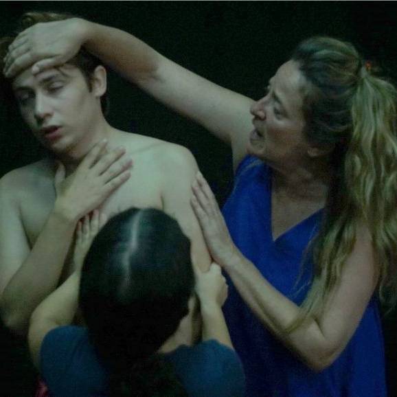 EmCena: 'Um Drama de Cozinha para um País Fascista', pela Nova Companhia