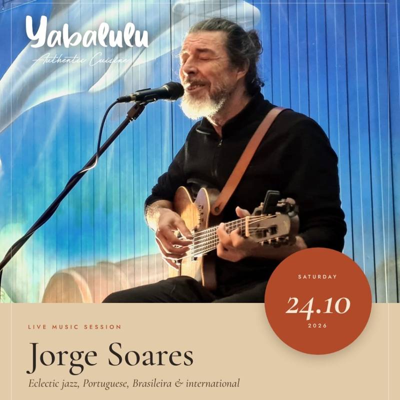 Música ao vivo, brisa do mar e autêntico